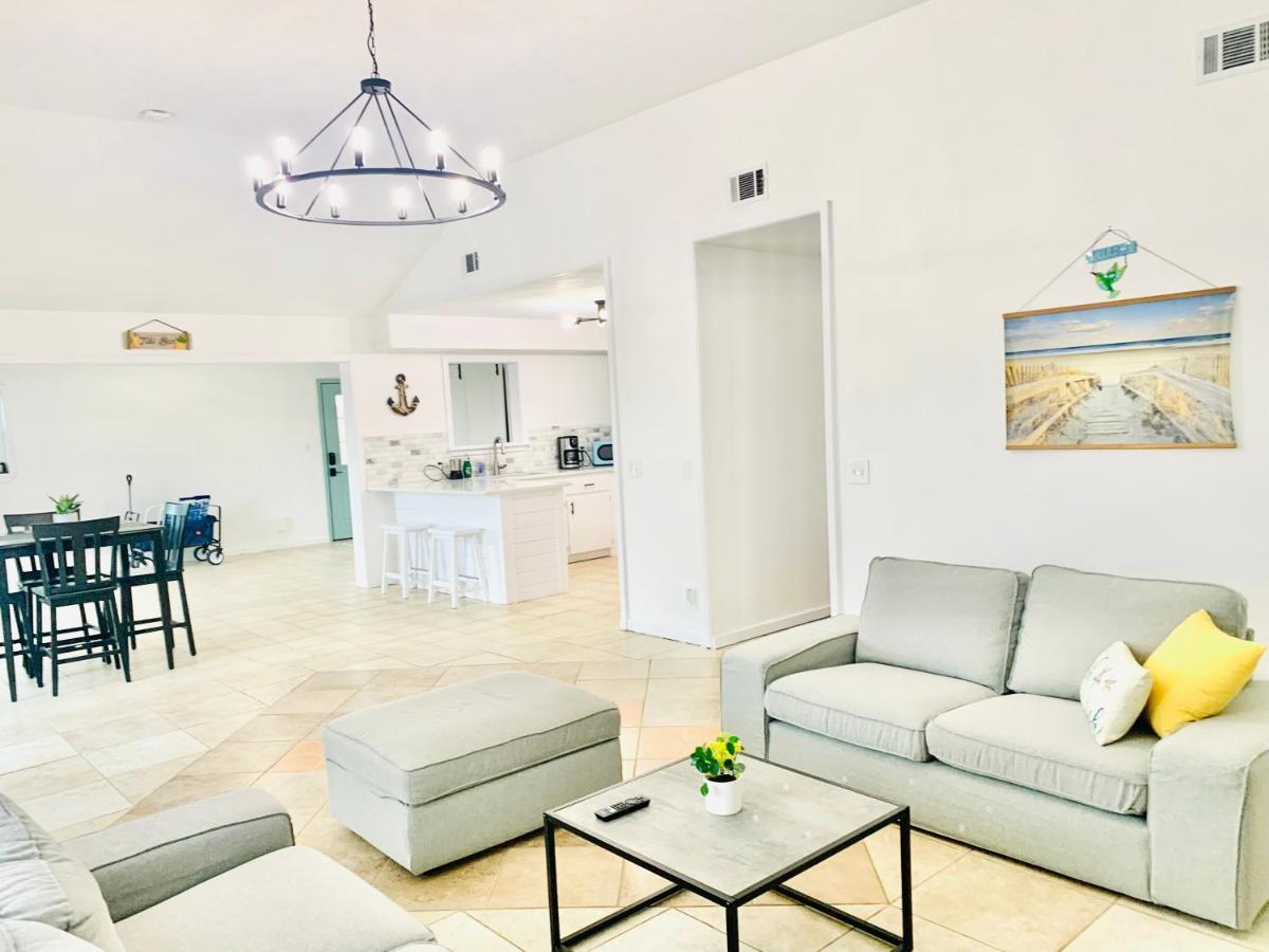 Sea Salt Vacation Home, Private Pool - Walk To