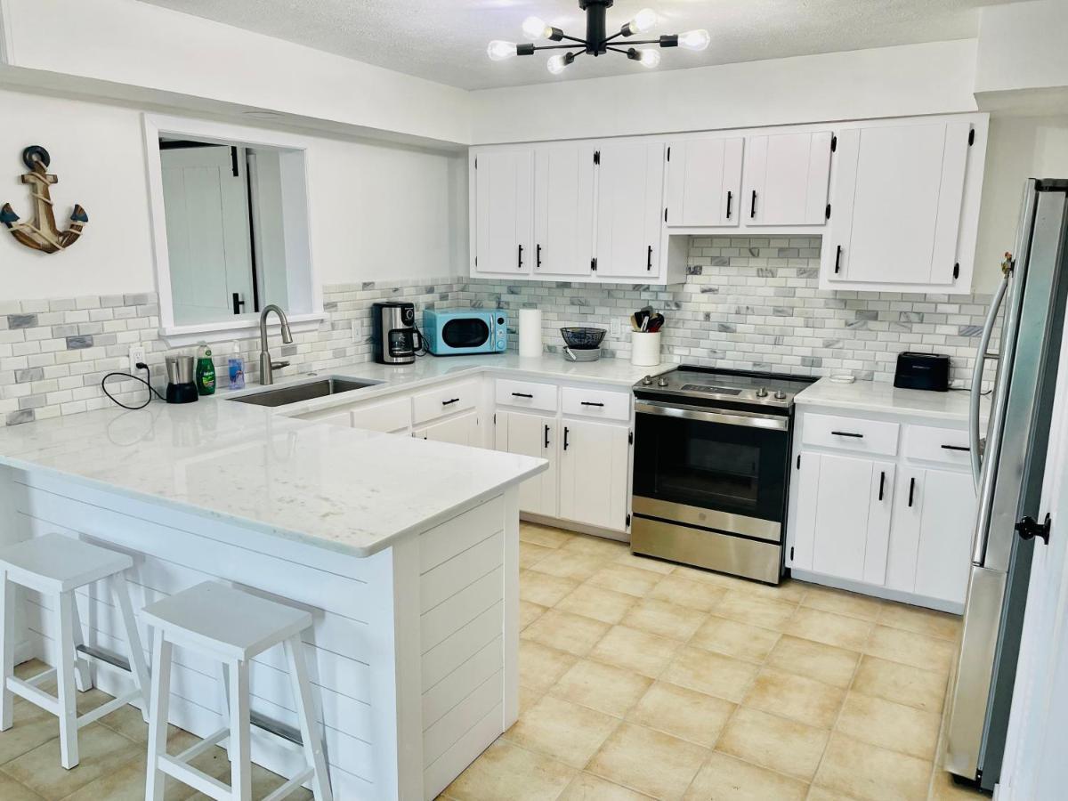 Sea Salt Vacation Home, Private Pool - Walk To *