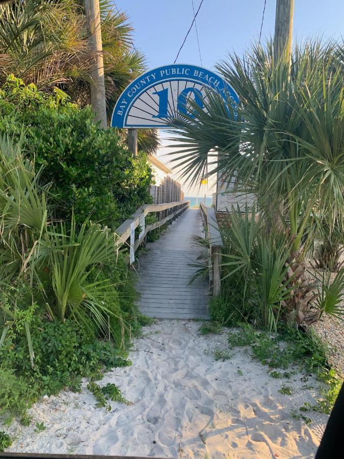 Sea Salt Vacation Home, Private Pool - Walk To Holiday home