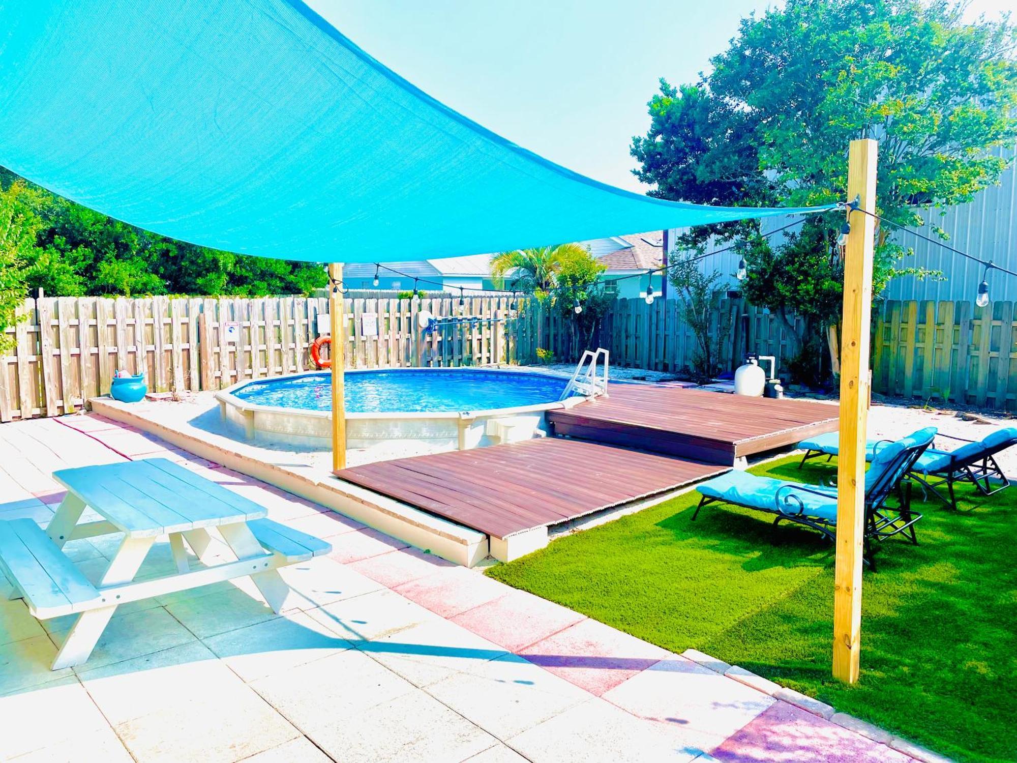 Sea Salt Vacation Home, Private Pool - Walk To Holiday home *